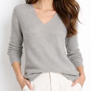 Vince 100% Cashmere V-Neck Sweater Gray Long Sleeve Womens Small Luxury Knit Top